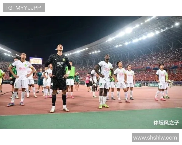 成都天府机场迎来足球明星助力城市形象提升与体育文化发展