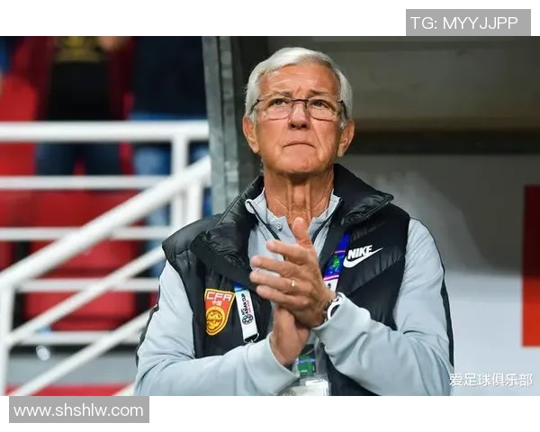 李铁妻子背后的故事揭秘足球教练家庭生活的点滴与挑战